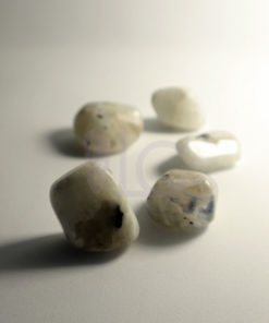 Alternative view of Pedra da Lua Arco Iris - Rolado